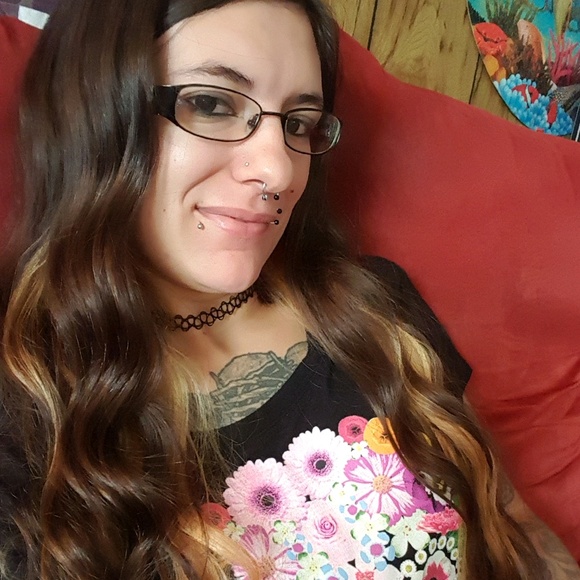 Profile Picture of Krystal Lambert (@krystalschris) on Poshmark