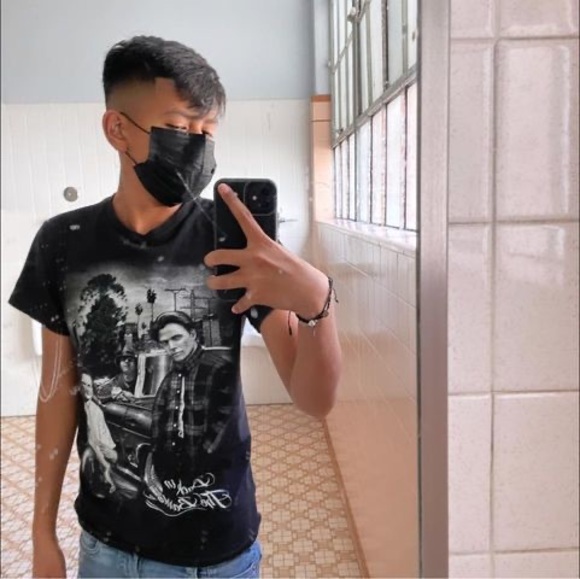 Profile Picture of Carlos Triana (@carlos_triana) on Poshmark