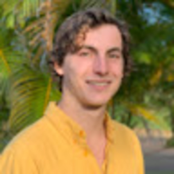 Profile Picture of Pasha Minkovsky (@pashaaaa) on Poshmark