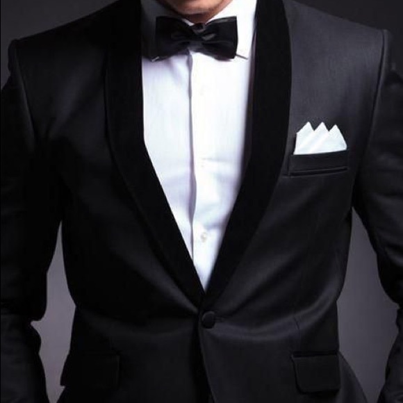 Profile Picture of Luis Guzman (@luisguzman11) on Poshmark