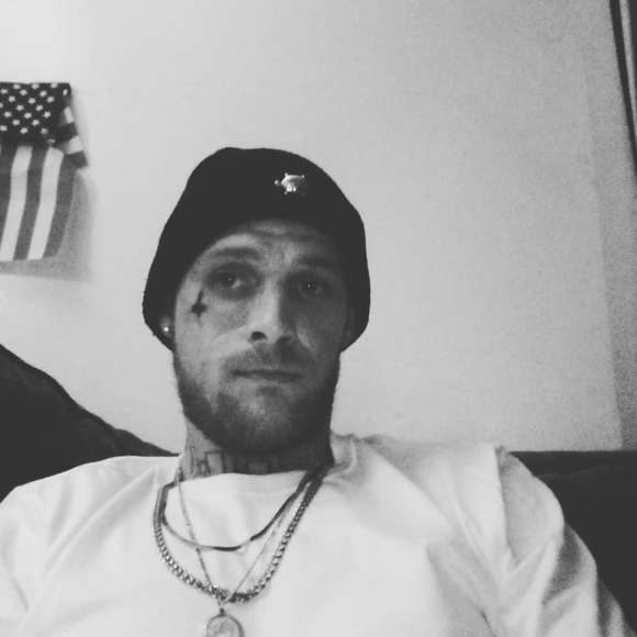 Profile Picture of Jamie Milashoski (@jmilashoski74) on Poshmark