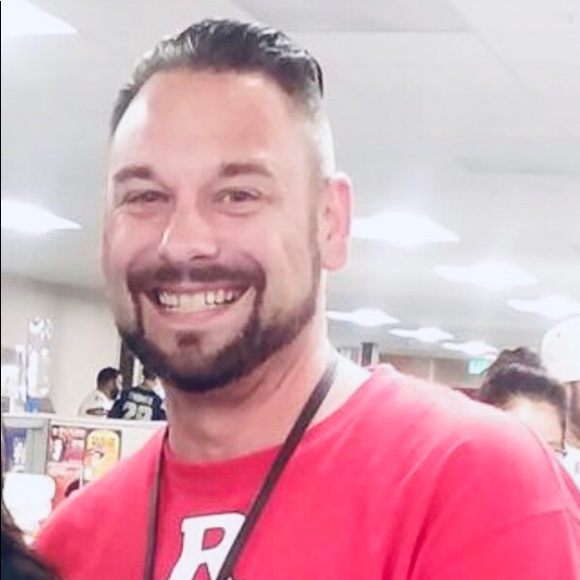 Profile Picture of Thomas Blasquez (@tpblasquez) on Poshmark