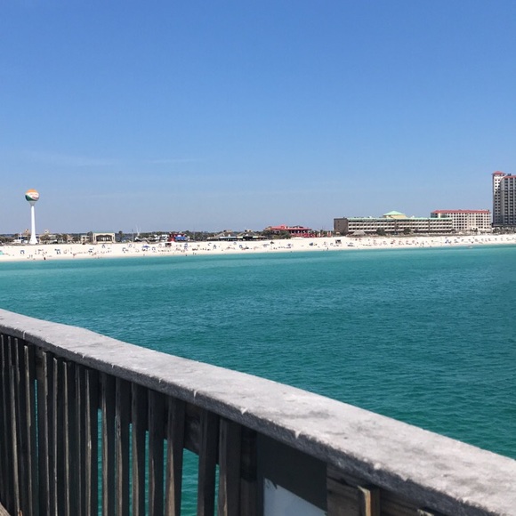 Profile Picture of Kaitlyn Ting (@0kkatt) on Poshmark