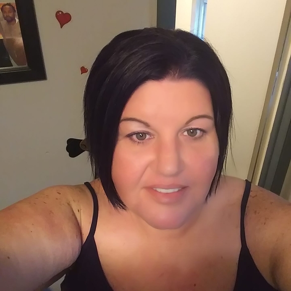 Profile Picture of Miranda Wagner (@mwagner2677) on Poshmark