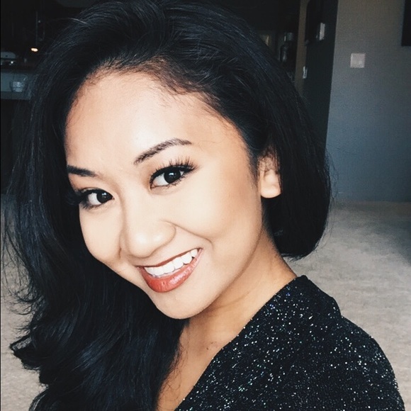 Profile Picture of Kayli Taniguchi (@kawailanik) on Poshmark