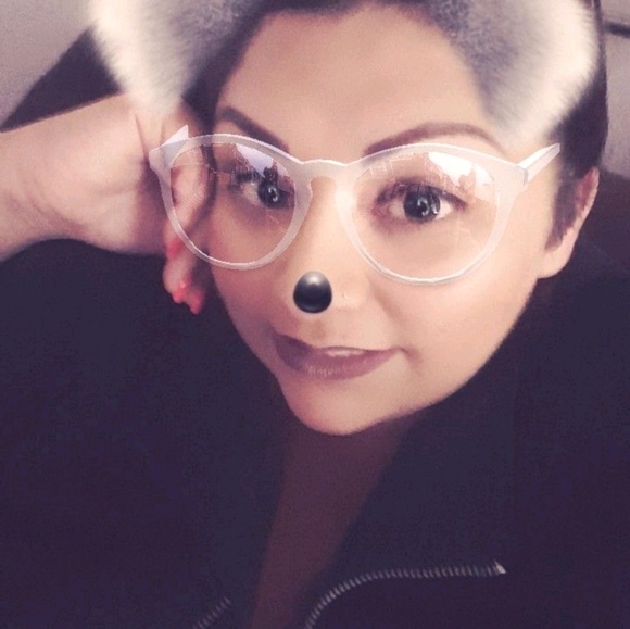 Profile Picture of Marisol Tarula (@marisol6400) on Poshmark