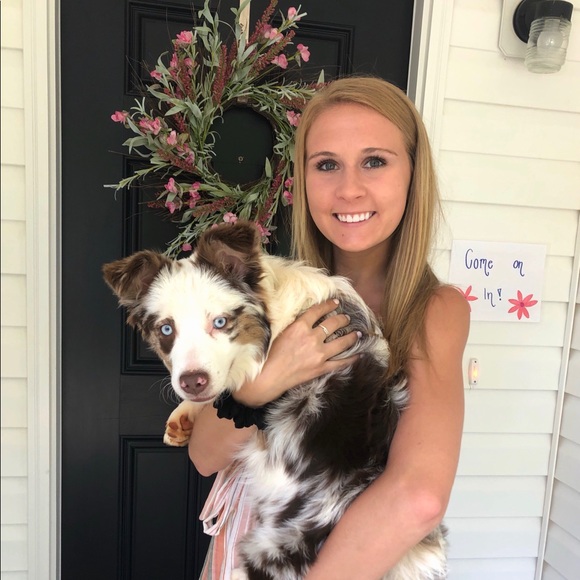 Profile Picture of Emily Redecker (@emily_redecker) on Poshmark