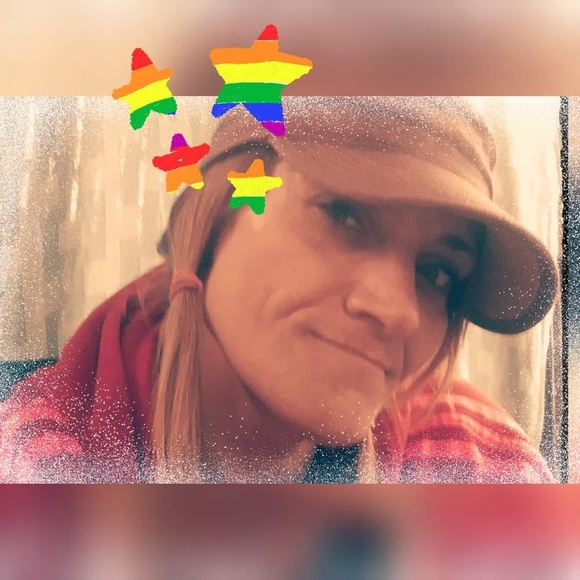 Profile Picture of Nicole Holcroft (@nicoleholcroft6) on Poshmark