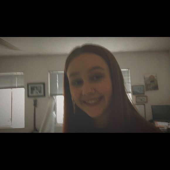 Profile Picture of Emma Orecchio (@lunchboxems) on Poshmark