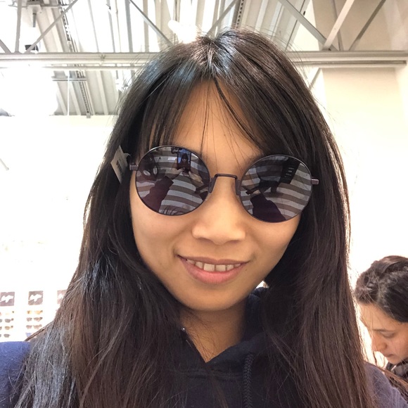 Profile Picture of Lily Lee (@yaecstasy) on Poshmark