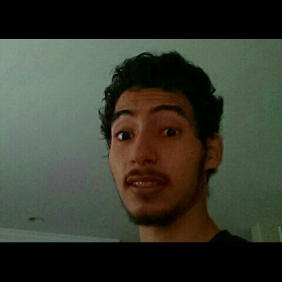 Profile Picture of Alex Uribe (@uribealex46) on Poshmark