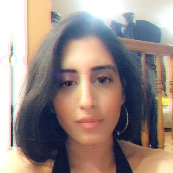 Profile Picture of Surbhi Chibber (@surchi20) on Poshmark