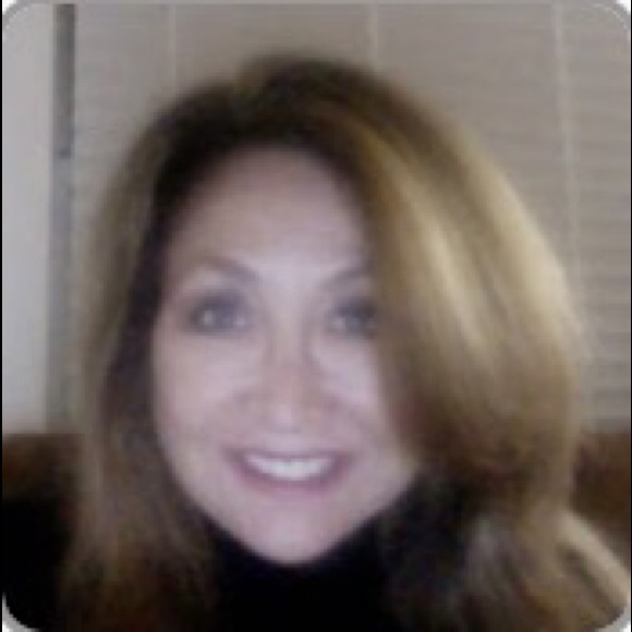 Profile Picture of Maria Dowd (@mdwd) on Poshmark