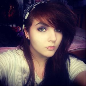 Profile Picture of Shelly Wade (@sexualmangoes) on Myspace
