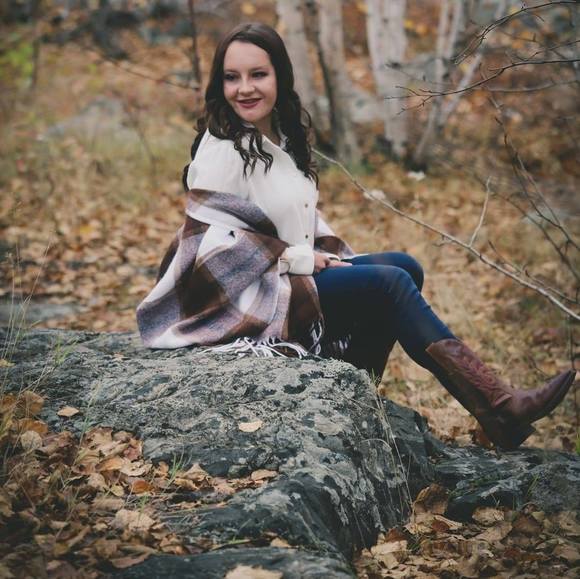 Profile Picture of Erica Laporte (@ericacoccinelle) on Poshmark