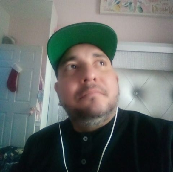 Profile Picture of Helber Urquijo (@helberurquijo3) on Poshmark