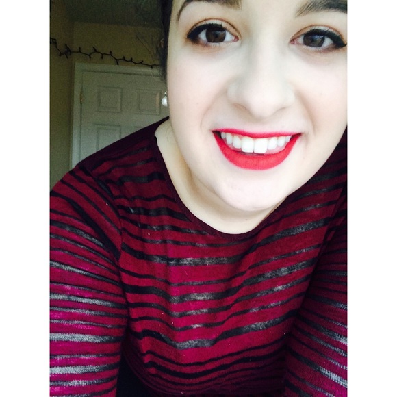 Stefanie Stefanovski - Poshmark Profile Picture of Stefanie Stefanovski (@stefanieee7) on Poshmark