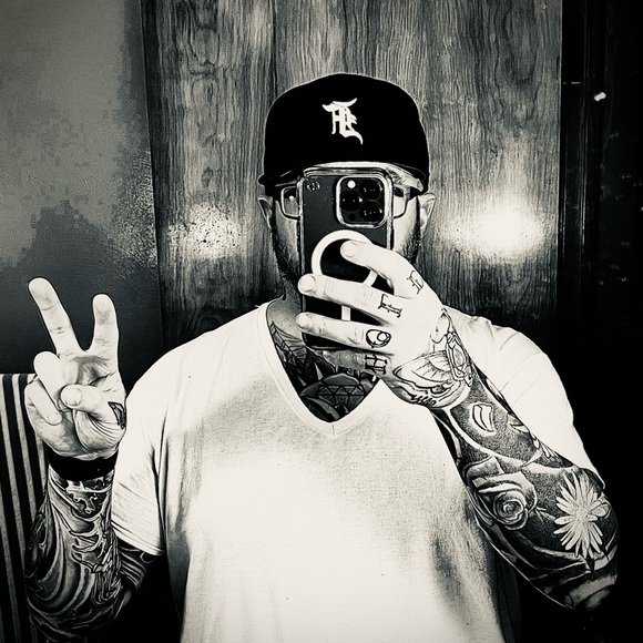 Profile Picture of James Hay (@jmhay330) on Poshmark