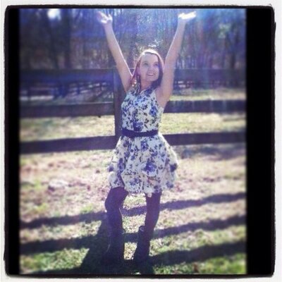 Profile Picture of Jasmine Warner ✨ (@SimpsonizrWorld) on Twitter