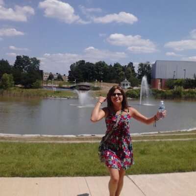 Profile Picture of Stephanie Olszewski (@stephisweird) on Twitter