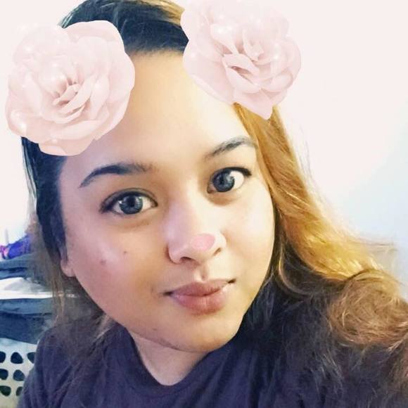 Christine Niffang - Poshmark Profile Picture of Christine Niffang (@pwepwejkepas143) on Poshmark