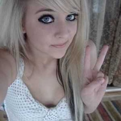 Profile Picture of Carly Ross (@CarlyCarlyross) on Twitter