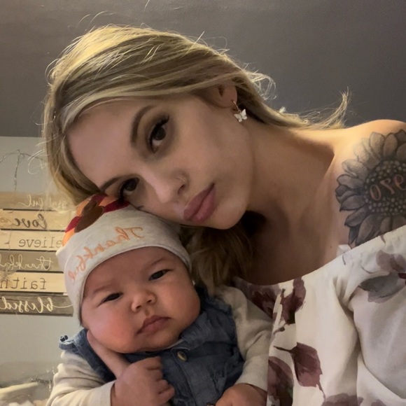 Profile Picture of Haley Mcguane (@haleyyyzz) on Poshmark