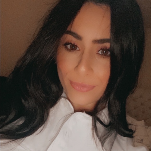Profile Picture of Heather Brikho (@heatherbrikho) on Poshmark