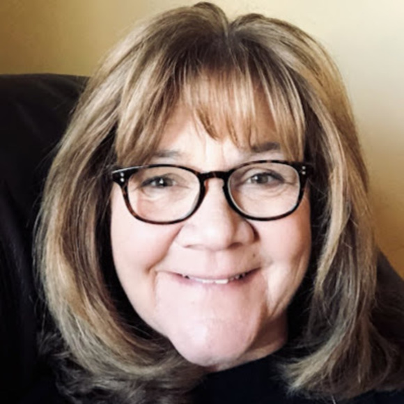 Profile Picture of Karyn Kruzick (@kkruzick) on Poshmark