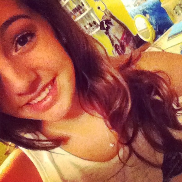 Profile Picture of Grace Lortie (@gracielortie) on Poshmark