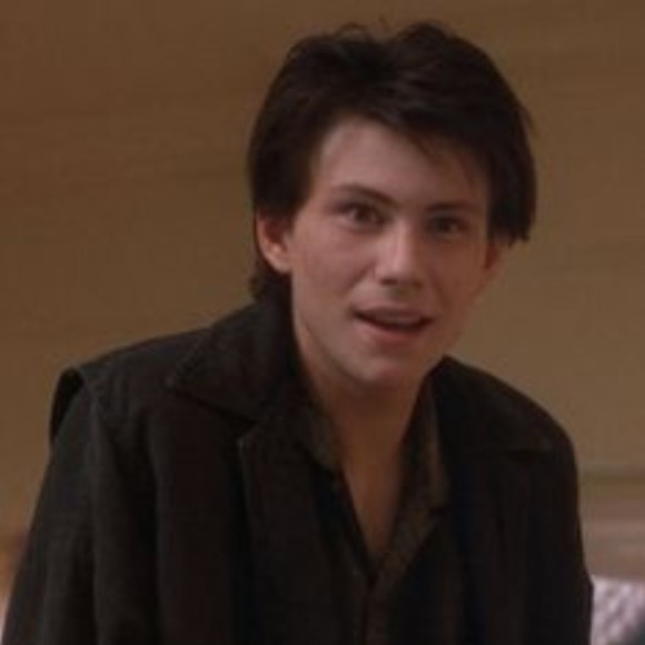 Profile Picture of Alyx Cuppy (@thatfanvergent) on Poshmark