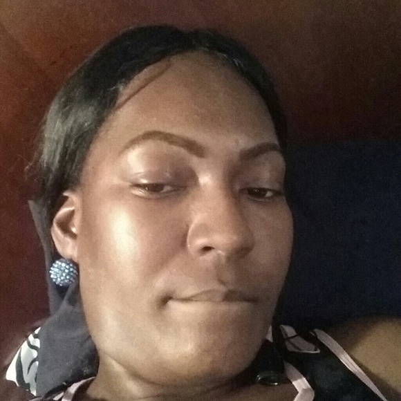 Profile Picture of Shlasha Faniel (@shlasha) on Poshmark