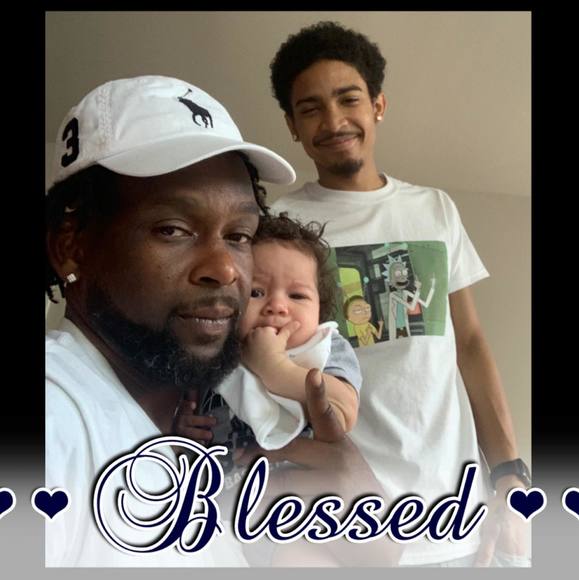 Quentin Burnley - Poshmark Profile Picture of Quentin Burnley (@quentin1one) on Poshmark