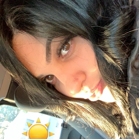 Profile Picture of Gabriela Frontela (@frontelagabby) on Poshmark