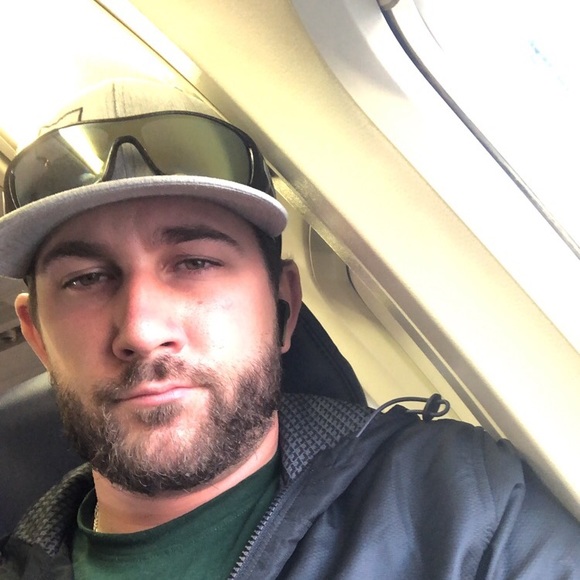 Profile Picture of Brett Hossler (@bhoss9) on Poshmark