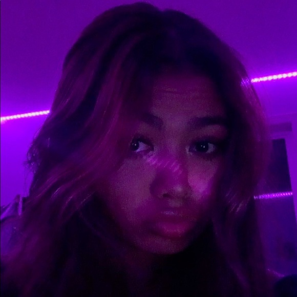 Profile Picture of Gabby Kimura (@gabbykimura) on Poshmark
