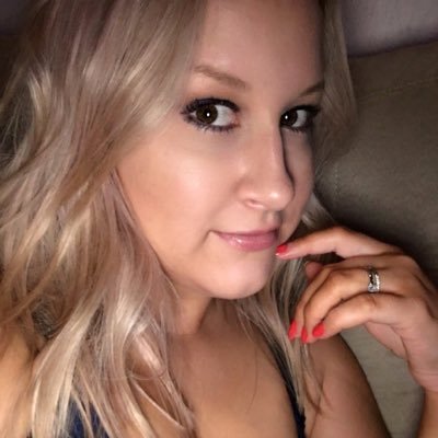 Profile Picture of Michelle Scully (@gorl_pls) on Twitter