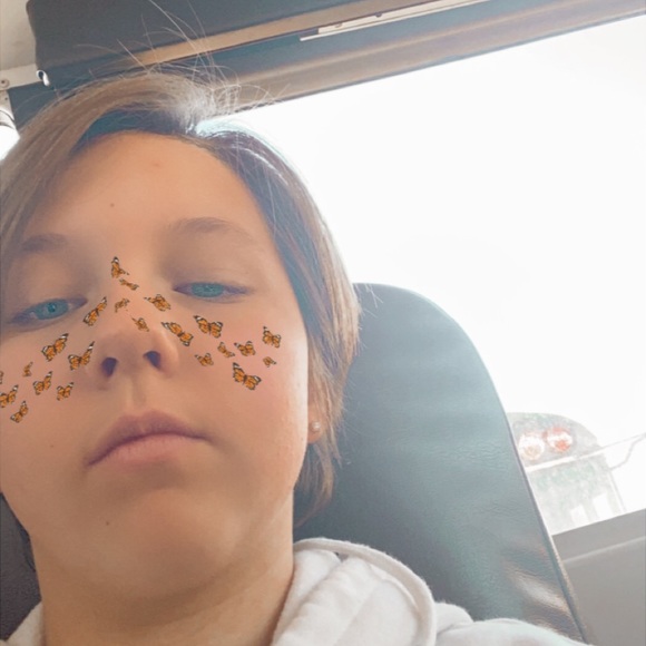 Profile Picture of Olivia Albertson (@oliviaalbert967) on Poshmark