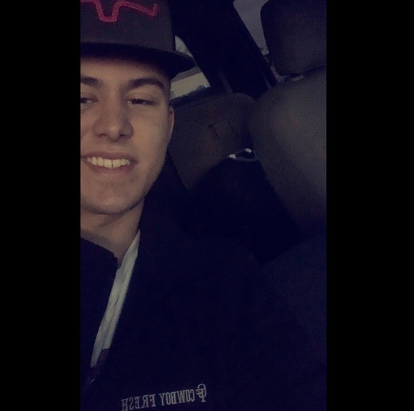 Profile Picture of Nate Thomas (@natewylie22) on Poshmark