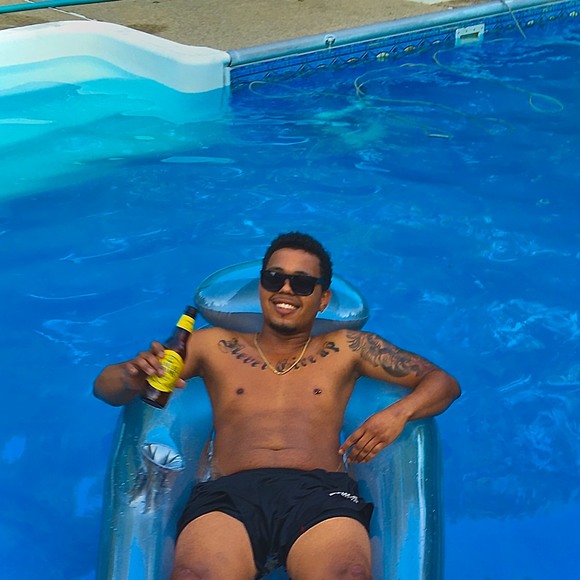 Profile Picture of David Alves (@devidgatinhogv) on Poshmark