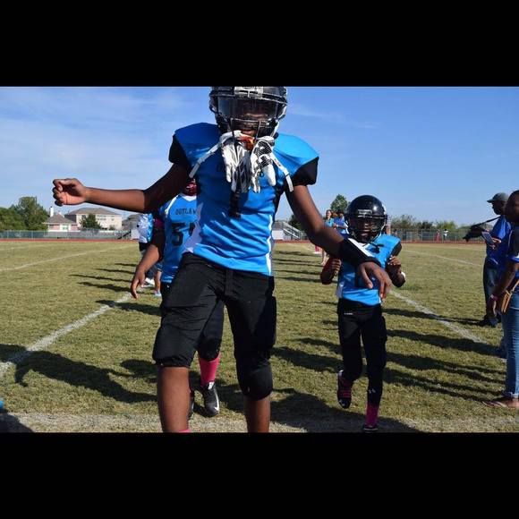 Profile Picture of Blake Bell (@blakebell) on Poshmark