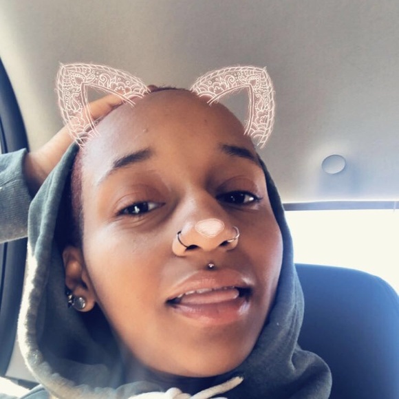 Profile Picture of Billena Bates (@billenab) on Poshmark