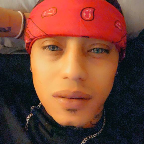 Profile Picture of Christopher Wright (@cwright1013) on Poshmark