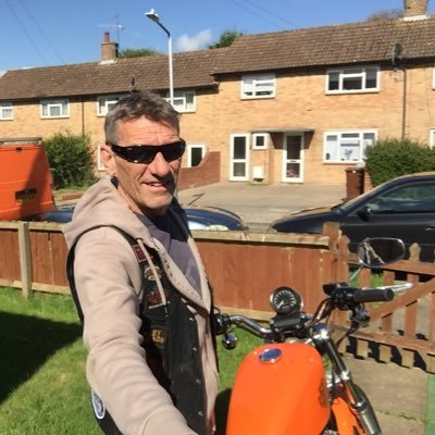 Profile Picture of Simon (@lumpy_mercer) on Twitter