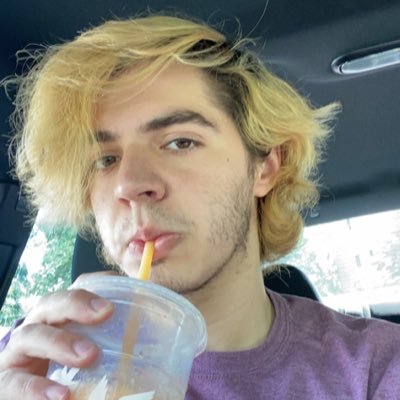 Profile Picture of A Not So Moderate Headache (@UhhhDanSell) on Twitter