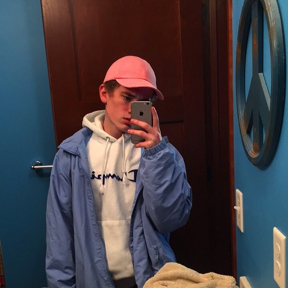 Profile Picture of Danny Soderberg (@dannysoderberg) on Poshmark
