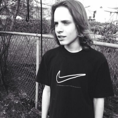 Profile Picture of Simon Martel (@Sim18S) on Twitter