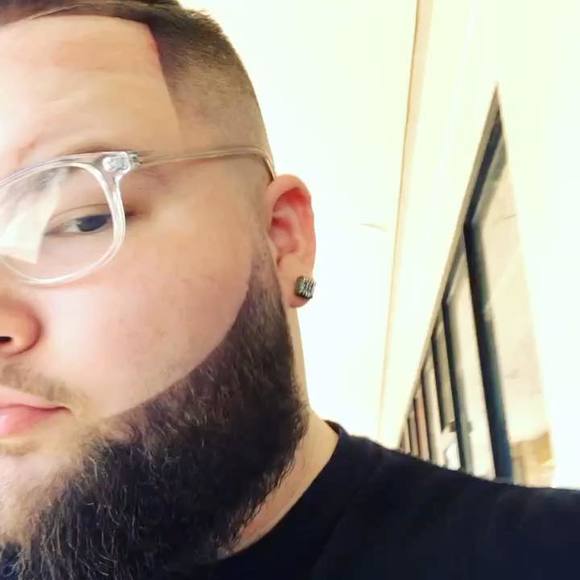 Profile Picture of Carlos Wulf (@wulfcarlos213) on Poshmark