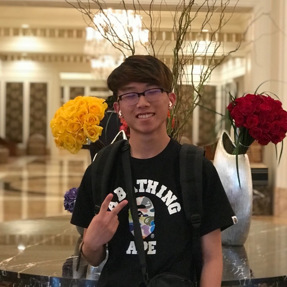 Profile Picture of Ethan Hahn (@ethanhahn2001) on Poshmark