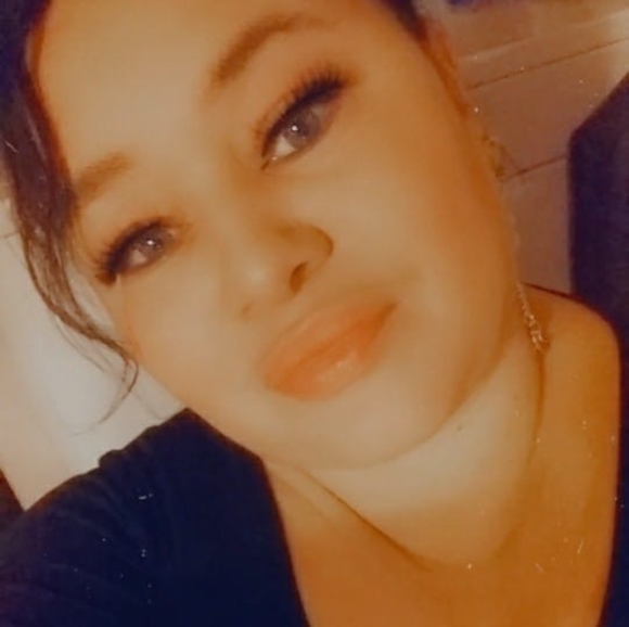 Profile Picture of Ashley Ruggles (@aruggs23) on Poshmark